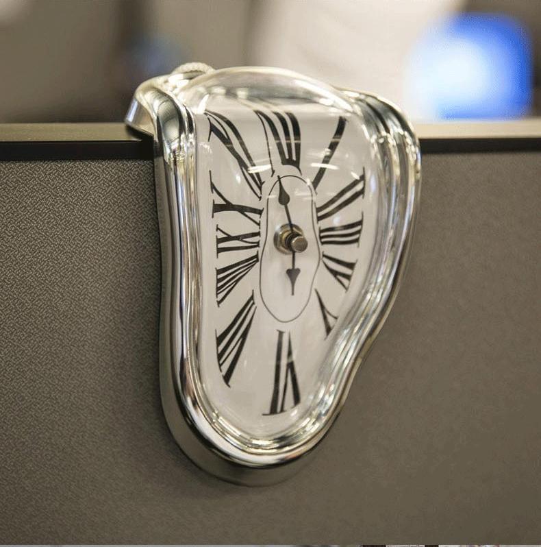 dropship 1pc, Surreal Melted Twisted Roman Numeral Wall Clocks Surrealism Style Clock Home Accessory Distorted Wall Watch Decor
