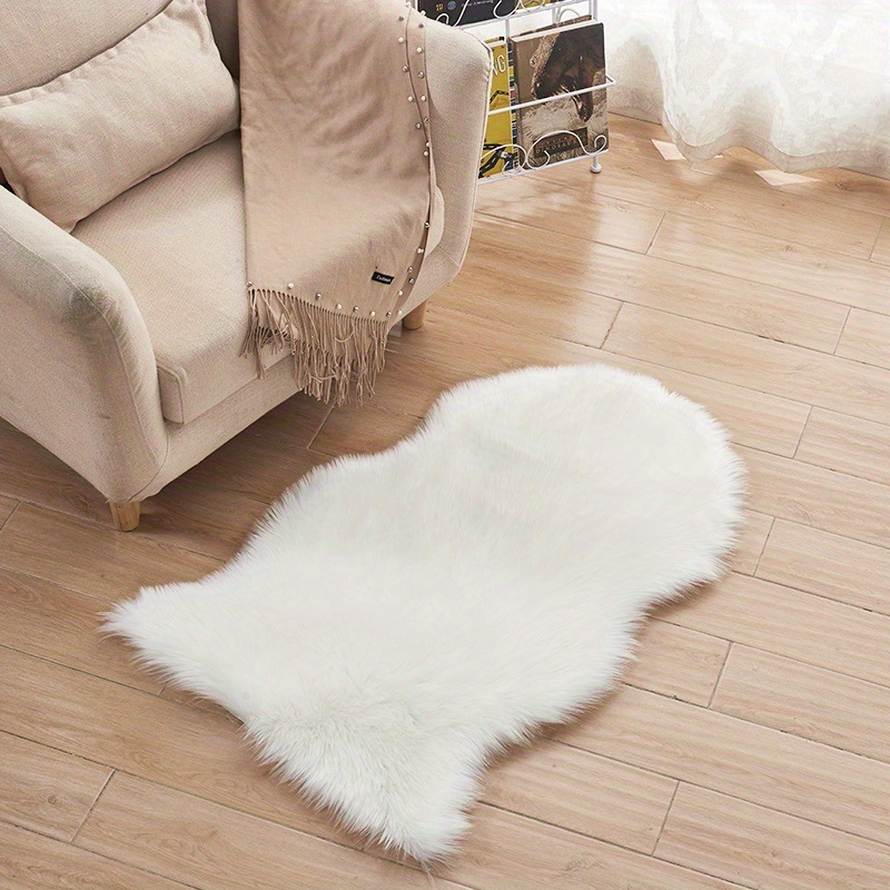 dropship 1pc Fluffy Imitation Wool Area Rug, Suede Fleece Bottom Long Imitation Wool Rug, Acrylic 80% Polyester 20%, 23.62*35.43inch, Living Room Bedroom Rug, Entryway Rug, Plush Rug, Simple Carpet