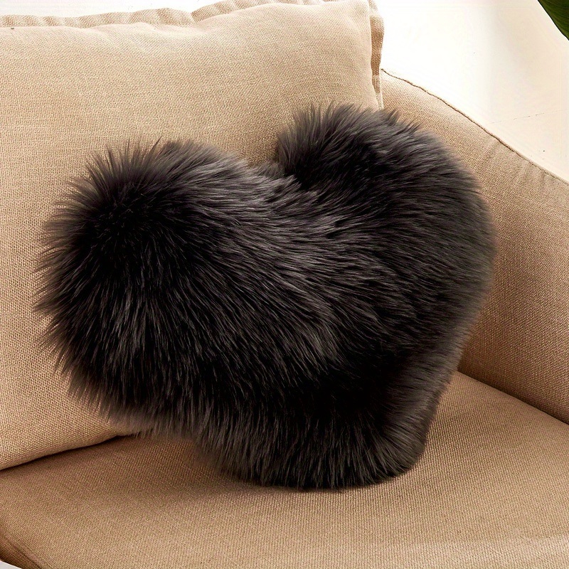 dropship 1pc Love Heart Plush Pillow - Soft and Cozy Indoor Sofa Chair Bed Cushion for Home Decoration - Removable and Machine Washable