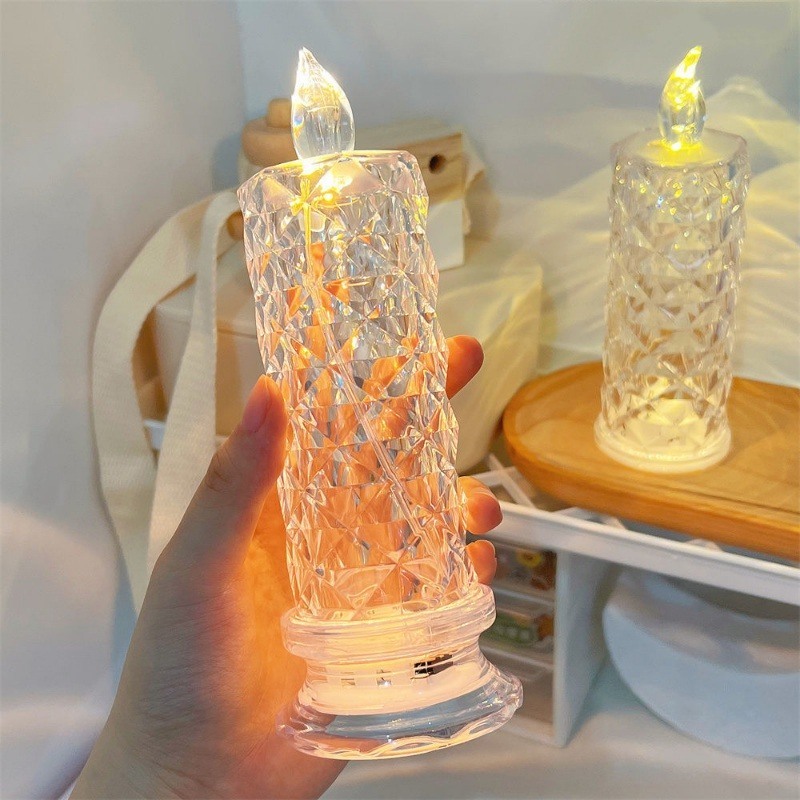 dropship 1pc Battery-Powered LED Candle Lamp with Rose Pattern Refraction Halo Projection for Birthday, Wedding, and Party Decor - Glowing Candle Lights in More Colors