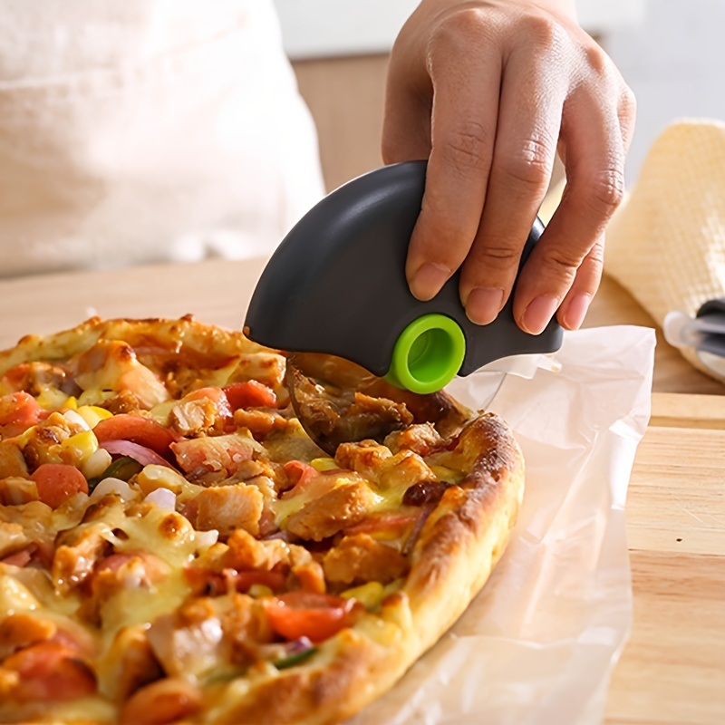 dropship 1pc Stainless Steel Round Wheel Cutter With Lid For Cake, Bread, And Pies - Kitchen Baking Tool With Roulette Roller, Suitable For Home Kitchen Baking, Household Pizza Baking