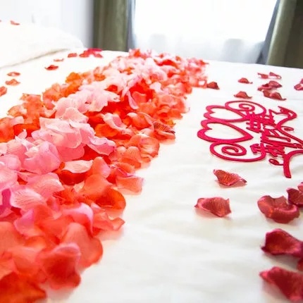 dropship Artificial Rose Petal Artificial Flower Silk Petals Valentine Day Wedding Flower Decoration Flowers