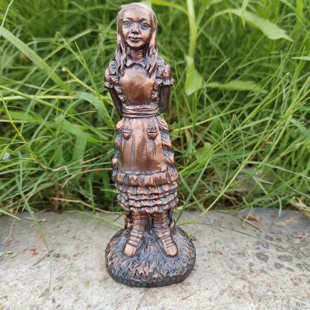 dropship 1pc Wonderland Ornament Set, Hand Cast Stone Resin Statue Ornament, Alice In Wonderland, For Outdoor Garden Yard Indoor Handicrafts