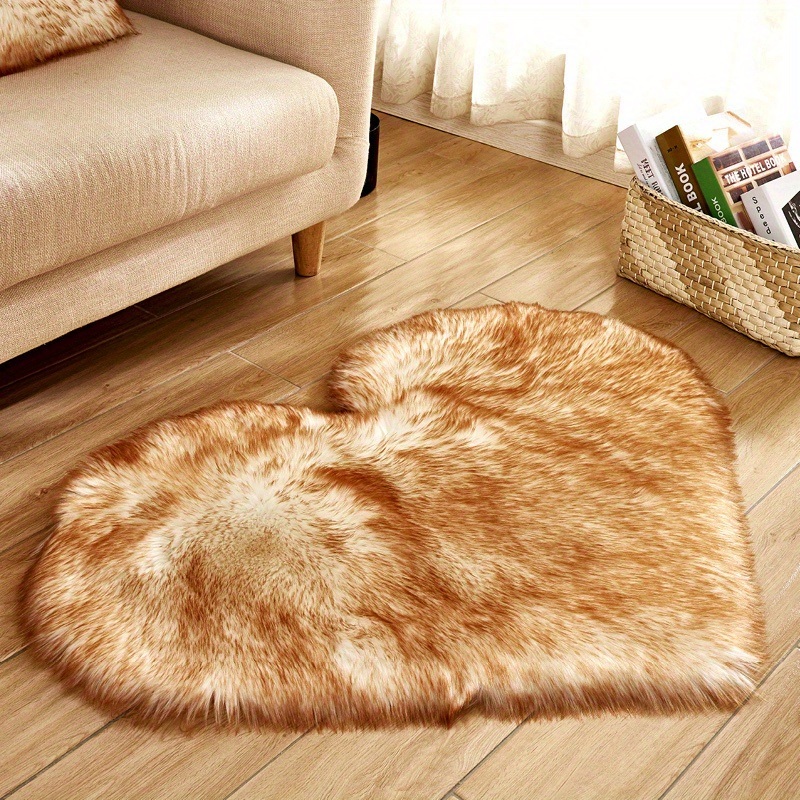 dropship 1pc Heart-Shaped Faux Sheepskin Area Rug - Soft and Plush Carpet for Home, Bedroom, Nursery, and Kid's Room - Perfect for Home Decor and Comfort