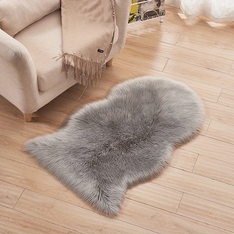 dropship 1pc Fluffy Imitation Wool Area Rug, Suede Fleece Bottom Long Imitation Wool Rug, Acrylic 80% Polyester 20%, 23.62*35.43inch, Living Room Bedroom Rug, Entryway Rug, Plush Rug, Simple Carpet
